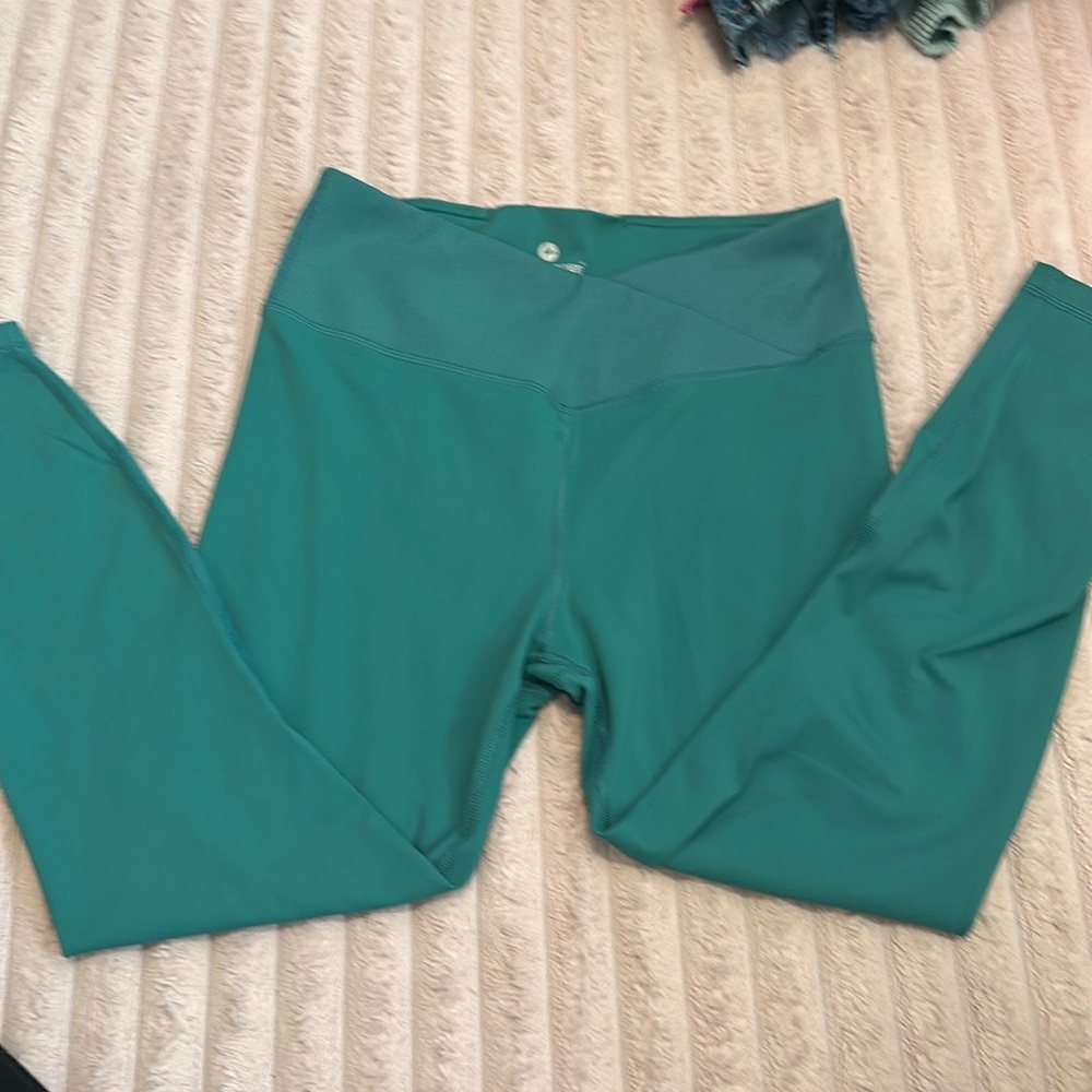 Hardly warn Light blue/green large leggings with crossover on the front